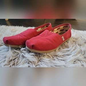 Red Canvas Women's Classics TOMS